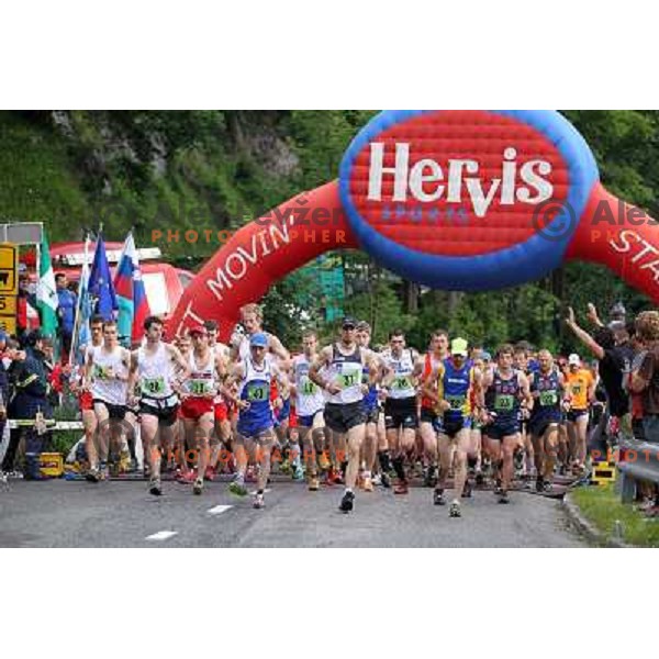 400 runners from 21 countries took part at 8th World Long Distance Mountain Running Challenge in Slovenia on June 18, 2011. Start in Petrovo Brdo, finish in Podbrdo, 37.5 km with total of 5300 meters of climbs and descents 