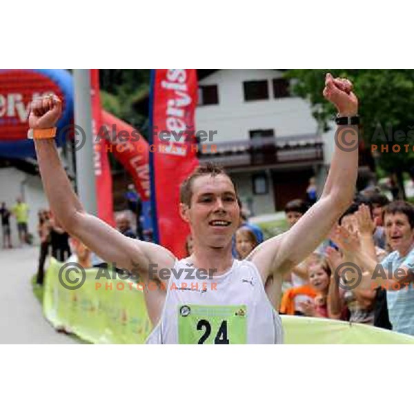 400 runners from 21 countries took part at 8th World Long Distance Mountain Running Challenge in Slovenia on June 18, 2011. Start in Petrovo Brdo, finish in Podbrdo, 37.5 km with total of 5300 meters of climbs and descents 