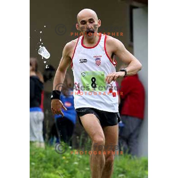 400 runners from 21 countries took part at 8th World Long Distance Mountain Running Challenge in Slovenia on June 18, 2011. Start in Petrovo Brdo, finish in Podbrdo, 37.5 km with total of 5300 meters of climbs and descents 
