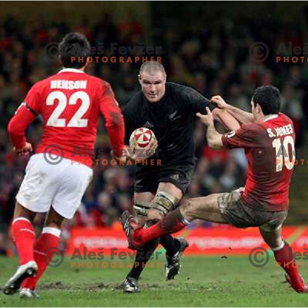 Keith Robnison vs Stephen Jones at rugby match between Wales and New Zealand at Millennium Stadium, Cardiff, Wales on November 25, 2006. New Zealand won 45:10