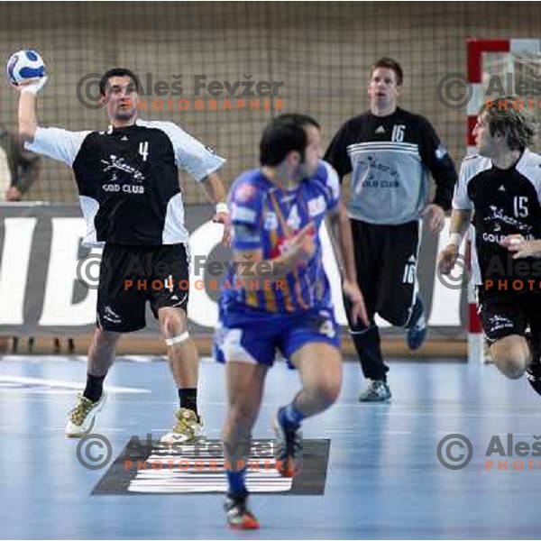 Radoslav Stojanovik with the ball