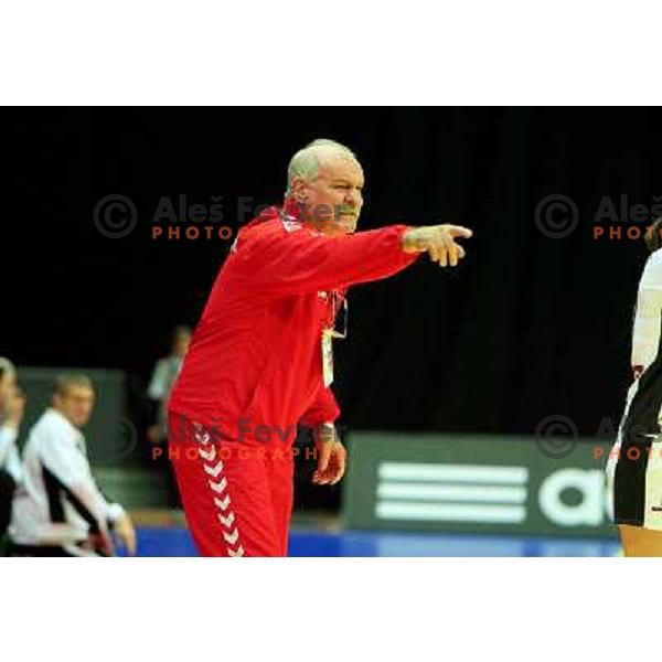 Sweden, Göteborg, 07/12/2006. Zenon LAKOMY, head coach of Polish team at the preliminary match of Woman Handball "EURO06".