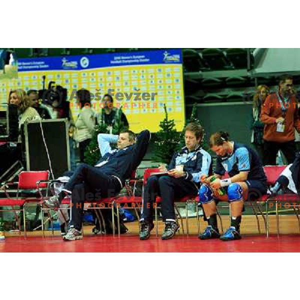  Sweden, Göteborg, 11/12/2006. Miha JELOVCAN (left), the Slovenian team manager and KURENT TATAROVAC (right) on the last preliminary match against Poland on woman Handball European Championship "EURO06".