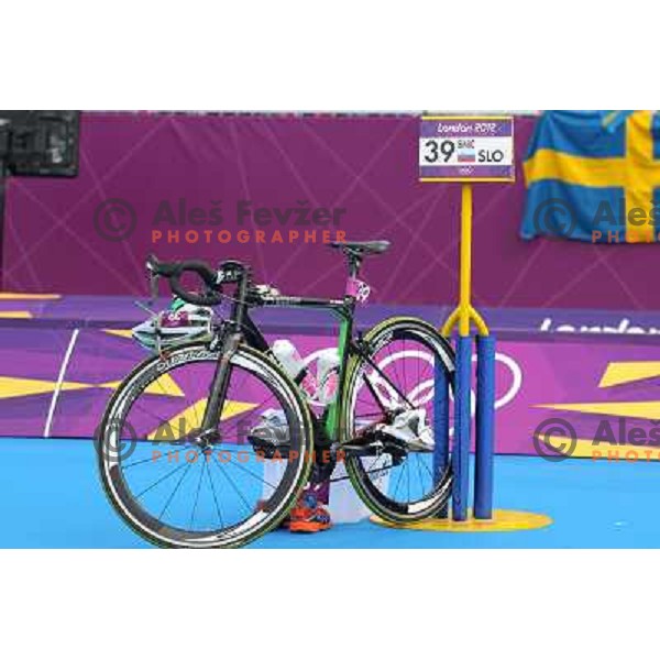 Mateja Simic of Slovenia (nr.39) competes in women\'s triathlon in Hyde Park during London 2012 Summer Olympic Games, Great Britain on August 4, 2012 