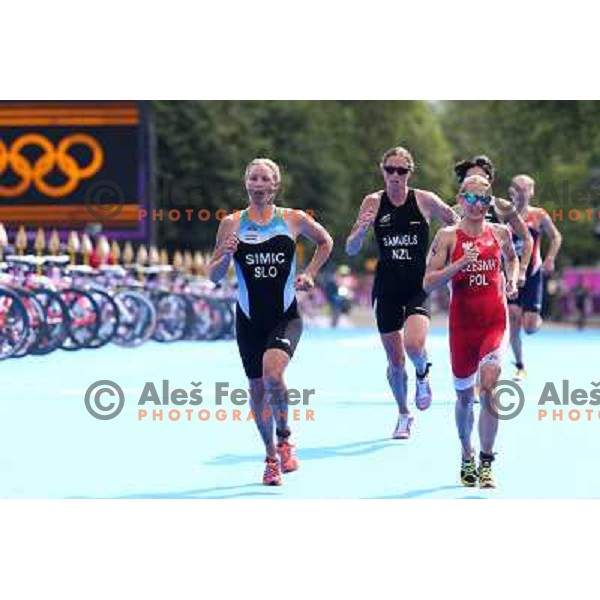 Mateja Simic of Slovenia (nr.39) competes in women\'s triathlon in Hyde Park during London 2012 Summer Olympic Games, Great Britain on August 4, 2012 