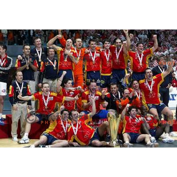Spanish team celebrate victory on World Handball Championship in Tunisia