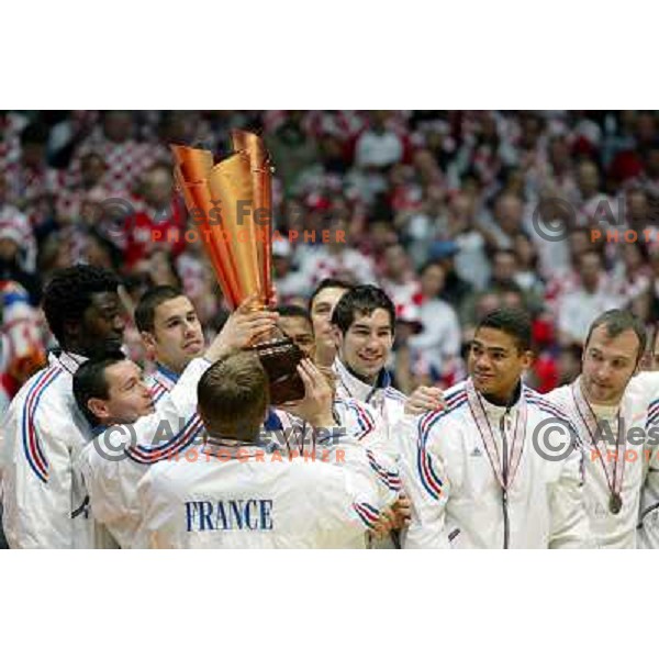 French team with trophy for third place
