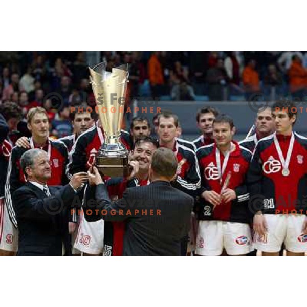 Goluza, Capatain of Croatian team receiving Trophy for second place