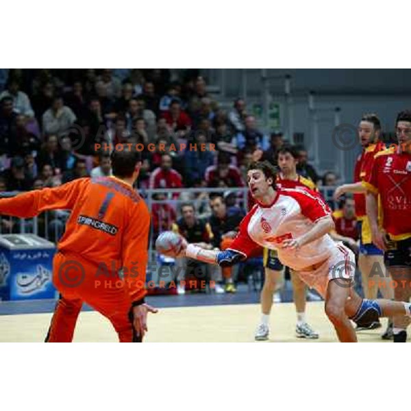 Igor Vori in action against Hombrados