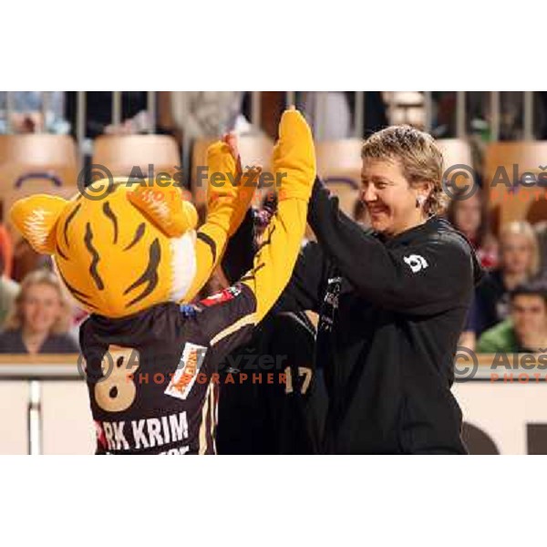 Natasa Derepasko before start of women\'s EHF Championsleague game Krim Mercator-Dynamo Volgograd in Ljubljana, Slovenia. Krim Mercator won 41-34. Photo by Ales Fevzer