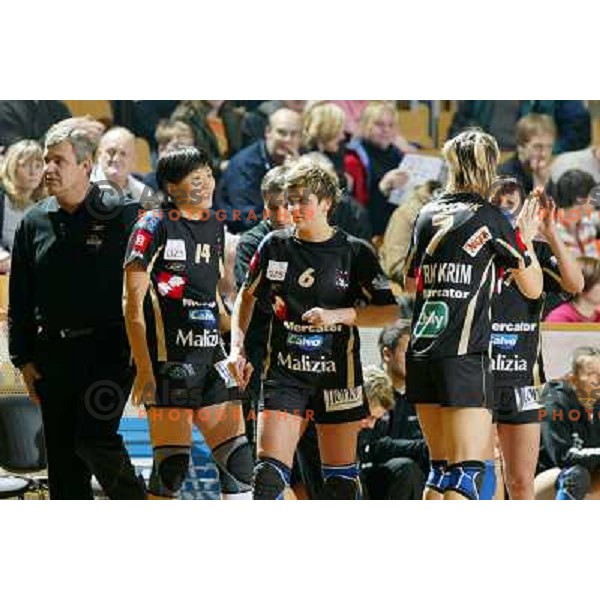 Marjan Doler and Krim Mercator players during women\'s EHF Championsleague game Krim Mercator-Dynamo Volgograd in Ljubljana, Slovenia. Krim Mercator won 41-34. Photo by Ales Fevzer