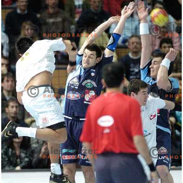 20.01.2007 - Wetzlar - Handball World Championship - Slovenia - Grenland Dragan Gajic and Jure Natek Blocking a shot
