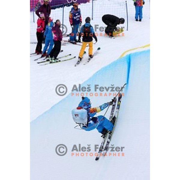 Preparation of the half-pipe before Men