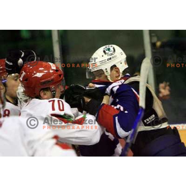 Slovenia, Ljubljana, 10.04.2007. Marcel RODMAN (22) fighting vs. Vladimir DENISOV (70) during the friendly match Slovenia - Belarus.