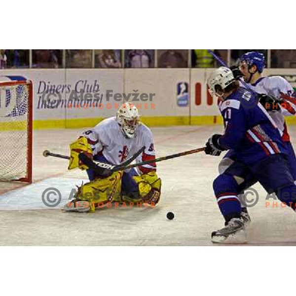 Lyle saves in front of Kopitar at match Slovenia- Great Britain at World Championship Division 1 group B in Ljubljana.Photo by Ales Fevzer 