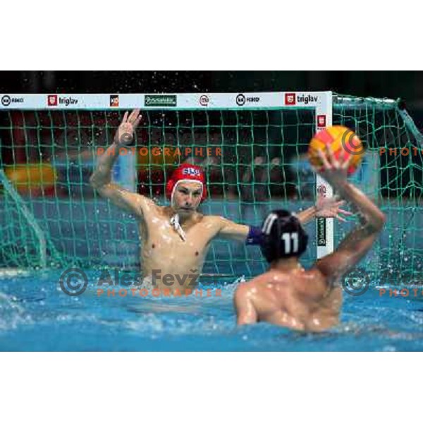 Smolic reacts before Campbell shots at qualification match Slovenia-Great Britain for European Junior Championship 2007 played in Kranj. Slovenia won 10:7. Photo by Ales Fevzer 