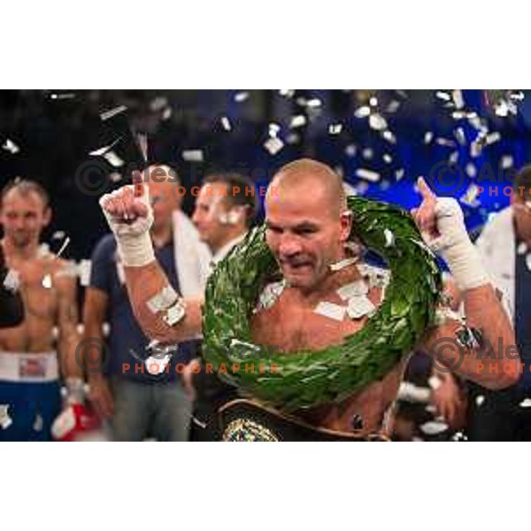 Dejan Zavec fights with Ferenc Hafner for a european champion title, first class boxing, Tabor Hall, Maribor, 17.10.2014