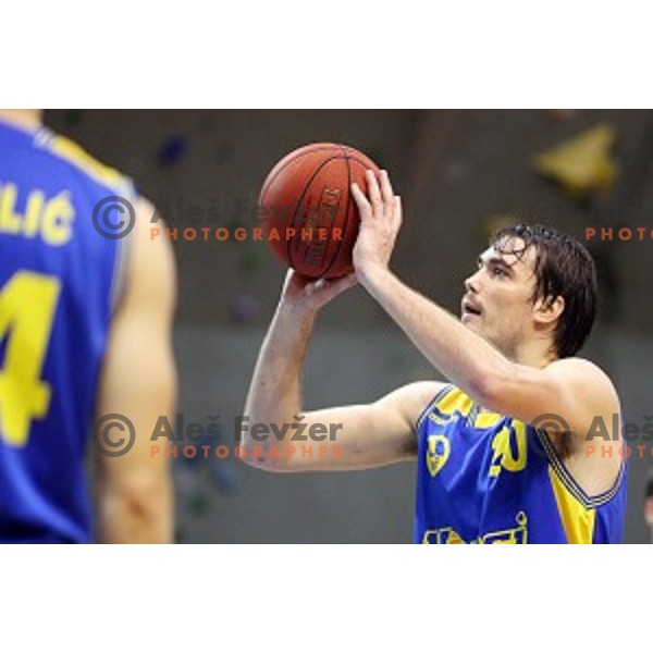 Uros Godler of Hopsi Polzela in action during Telemach league basketball match Sencur Gorenjska gradbena druzba-Hopsi Polzela, played in Sencur, Slovenia on November 8, 2014