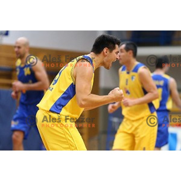 Anel Blazevic of Sencur GGD in action during Telemach league basketball match Sencur Gorenjska gradbena druzba-Hopsi Polzela, played in Sencur, Slovenia on November 8, 2014