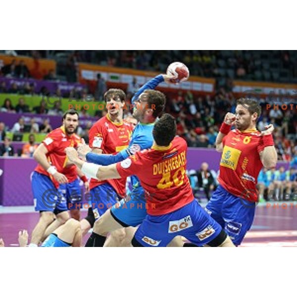 Uros Zorman of Slovenia in action at Preliminary Group A match Slovenia-Spain at Qatar 2015 World Handball championships in Duhail Sport Arena, Doha on January 23, 2015