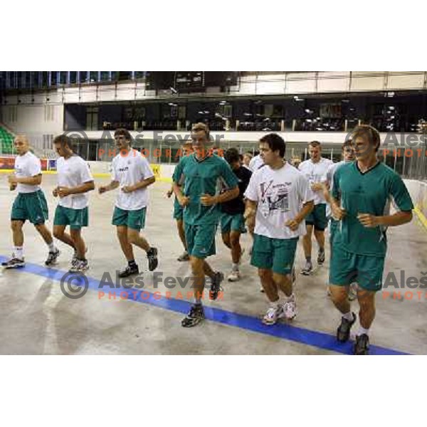 Olimpija players at ZM Olimpija summer practice in Hala Tivoli, Ljublajna 30.7.2007. Photo by Ales Fevzer 