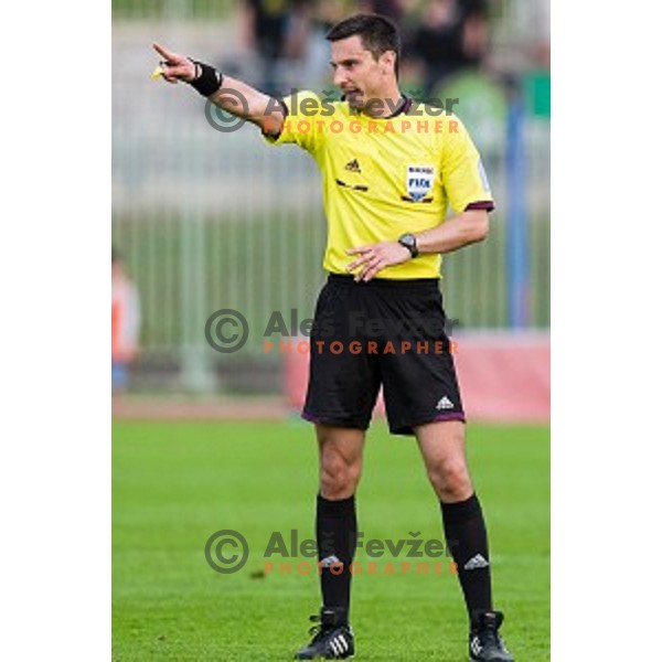 referee Slavko Vincic in action during football match Rudar - Olimpija, Round 32 of Prvaliga Telekom Slovenije, Velenje, Slovenia, 06.05.2015