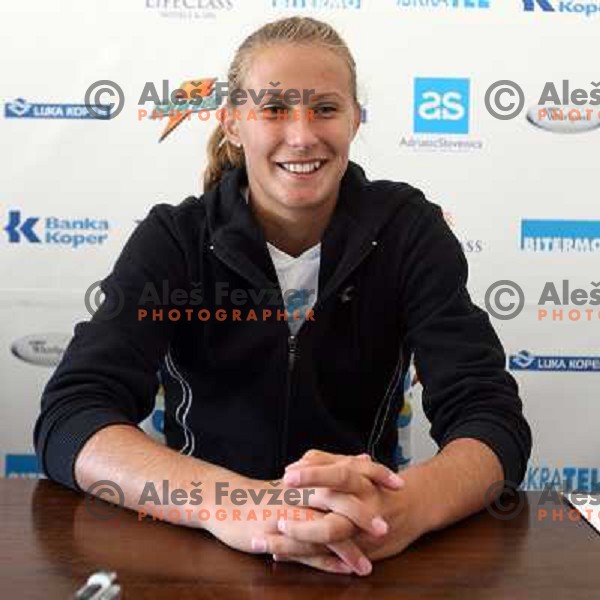 Polona Hercog at Banka Koper Slovenia Open WTA tournament in Portoroz, Slovenia 19.9.2007.Photo Ales Fevzer 