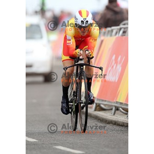 races at Men\'s 54 km Time trial in Pontal at Rio de Janeiro 2016 Olympic games , Brasil on August 10, 2016
