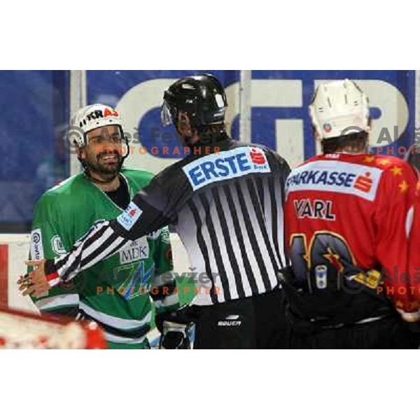 Intranuovo and Varl at match ZM Olimpija-Acroni Jesenice in Ebel league,played in Ljubljana,Slovenia 7.10.2007. Photo by Ales Fevzer 