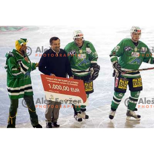 Mayor of Zelezniki at match ZM Olimpija-Acroni Jesenice in Ebel league,played in Ljubljana,Slovenia 7.10.2007. Photo by Ales Fevzer 