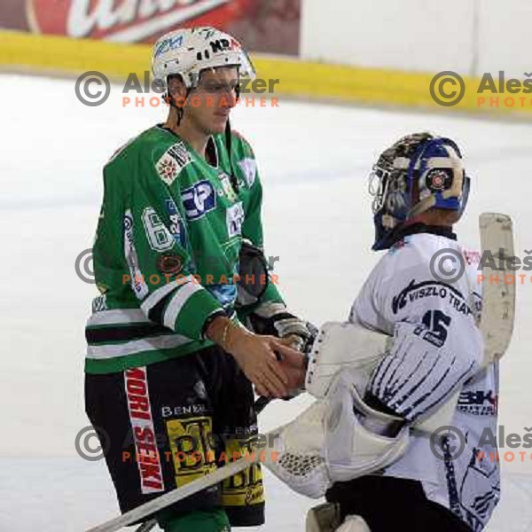 Groznik shake hands with Budai after ice hockey match ZM Olimpija- Alba Volan in EBEL League, played in Ljubljana 19.10.2007.ZM Olimpija won 2:0.Photo by Ales Fevzer 