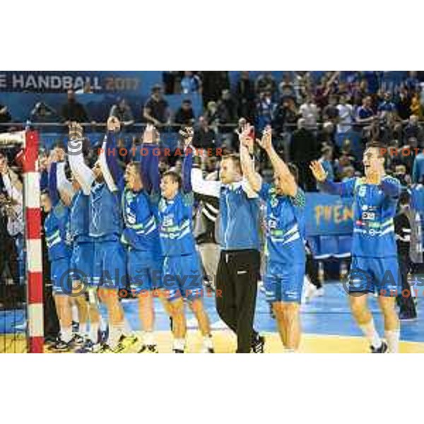 Team Slovenia celebrating after IHF World Championship group stage match between Iceland and Slovenia, in Arena Metz, Metz on January 14th, 2017