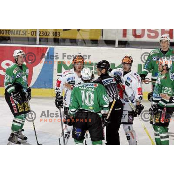 Lindner and Yarema in verbal fight at ice-hockey game ZM Olimpija- Innsbruck in EBEL league, played in Ljubljana 2.11.2007. Photo by Ales Fevzer 