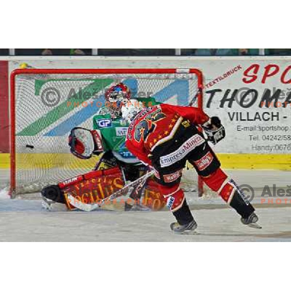 Stromberg scores shot-out goal at ice-hockey match ZM Olimpija-Acroni Jesenice in 22nd round of Ebel league,played in LJUBLJANA (Slovenia) 18.11.2007. ZM Olimpija won 5:4 after shot-out. Photo by Ales Fevzer 