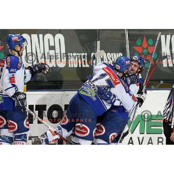 VSV players celebrate victory at match ZM Olimpija-VSV in Ebel league,played in Ljubljana (Slovenia) 30.11.2007. VSV won the match 3:1.Photo by Ales Fevzer 