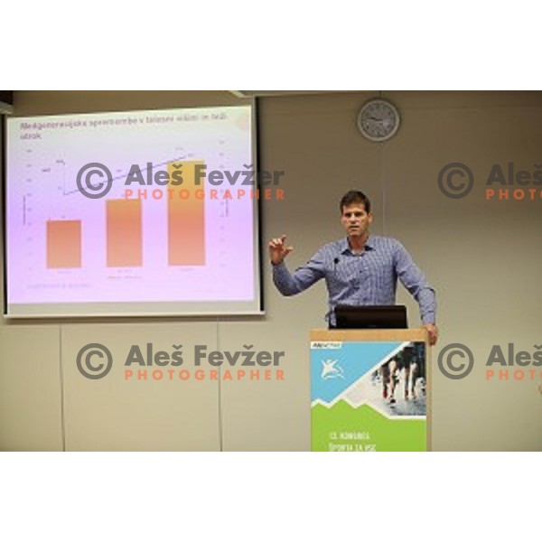 Gregor Jurak gives a lecture at Congress of Sport for Everybody in Ljubljana on October 13, 2017