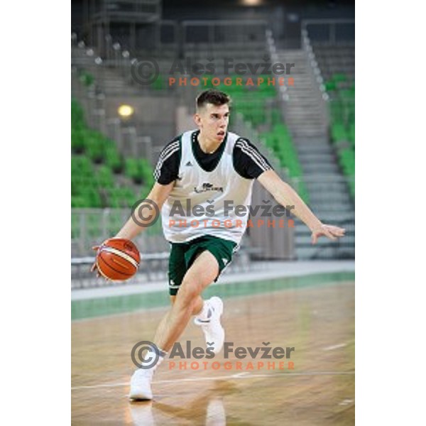 Vlatko Cancar in action during training of the Slovenian national basketball team in Arena Stozice, Ljubljana, Slovenia on November 21, 2017