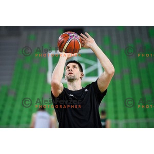 Gasper Vidmar in action during training of the Slovenian national basketball team in Arena Stozice, Ljubljana, Slovenia on November 21, 2017
