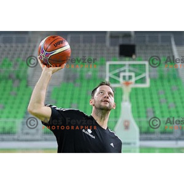 Sasa Zagorac in action during training of the Slovenian national basketball team in Arena Stozice, Ljubljana, Slovenia on November 21, 2017