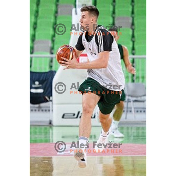 Vlatko Cancar in action during training of the Slovenian national basketball team in Arena Stozice, Ljubljana, Slovenia on November 21, 2017