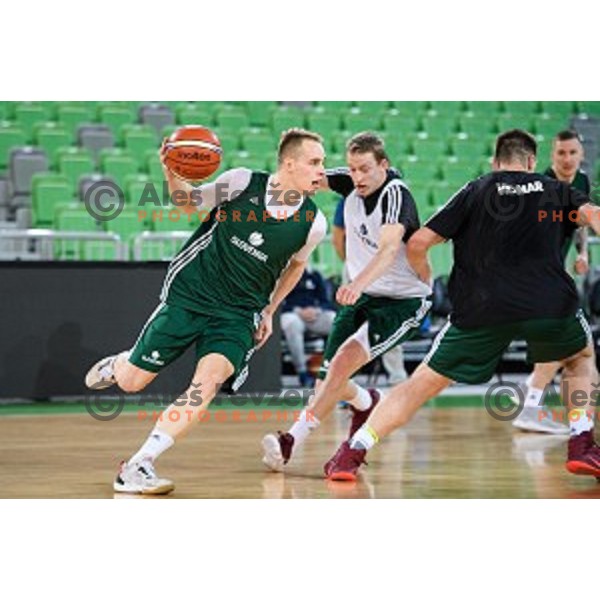 Klemen Prepelic in action during training of the Slovenian national basketball team in Arena Stozice, Ljubljana, Slovenia on November 21, 2017