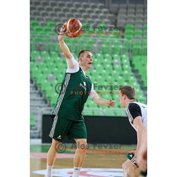 Klemen Prepelic in action during training of the Slovenian national basketball team in Arena Stozice, Ljubljana, Slovenia on November 21, 2017
