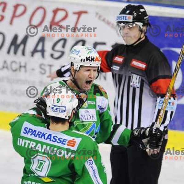 Nik Zupancic celebrates equalising goal for 2:2 