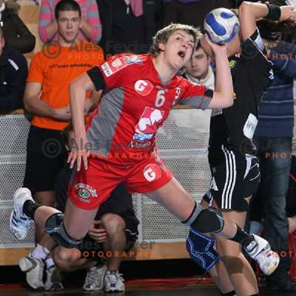 Olena Iatsenko at handball game Krim Mercator-Sevehof in EHF Champions league, played in Ljubljana 5.01.2008. Photo by Ales Fevzer 