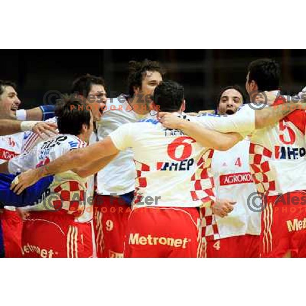 Norway, Stavanger, 17/01/2008. Croatian players celebrating first victory at the first European Handball Championship preliminary match against Poland.