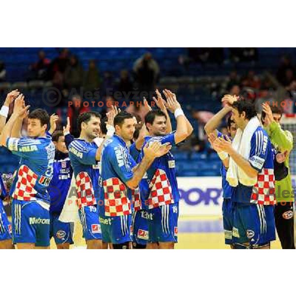 Norway, Stavanger, 18/01/2008. Croatian team cheering after winning the second European Handball Championship preliminary match against Czech Republic. 