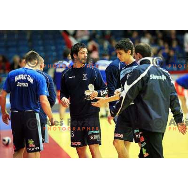 Norway, Stavanger, 20/01/2008. david SPILER (13) and Jure DOBELSEK (5) prior to the third European Handball Championship preliminary match against Croatia.