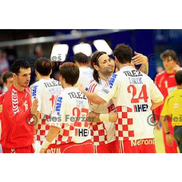 Norway, Stavanger, 23/01/2008. Ivano BALIC (4) and the rest of Croatian team after the second European Handball Championship match against Montenegro.