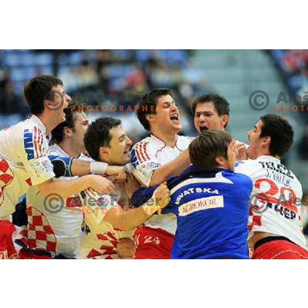 Norway, Lillehammer, 26/01/2008. Croatian team cheering after winning the European Handball Championship semifinal match against France.