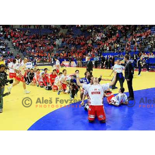 Norway, Lillehammer, 26/01/2008. Croatian team cheering after winning the European Handball Championship semifinal match against France.